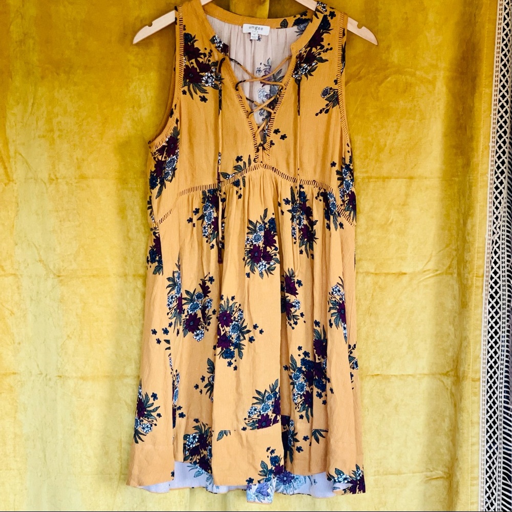 UMGEE tunic top blouse dress babydoll style. Floral lace up front medium